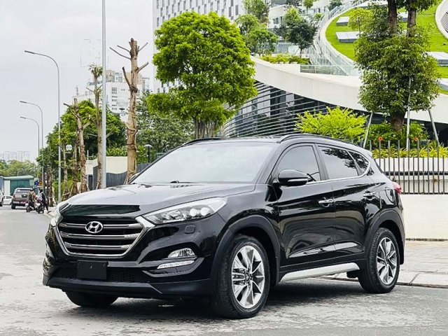 Bán ô tô Hyundai Tucson năm 2018, màu đen, giá tốt