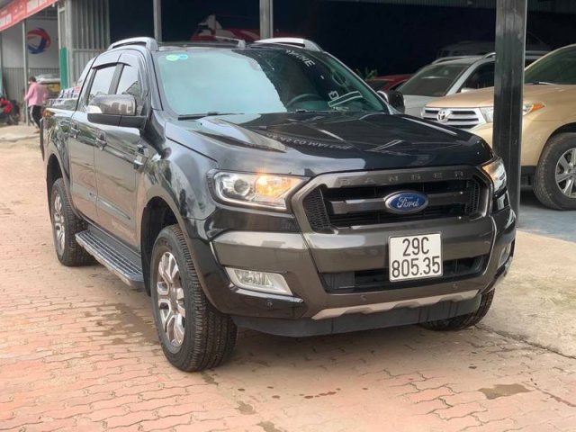 Cần bán Ford Ranger Wildtrark 3.2 năm 2016, màu đen, xe nhập