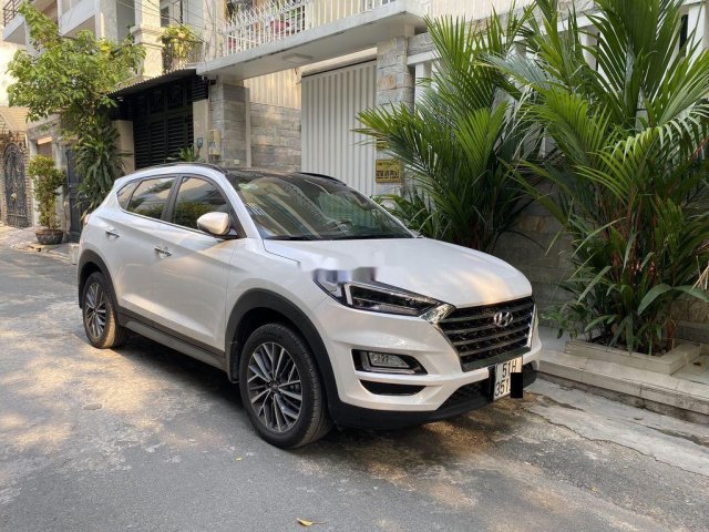 Bán Hyundai Tucson sản xuất năm 2020 còn mới, giá tốt