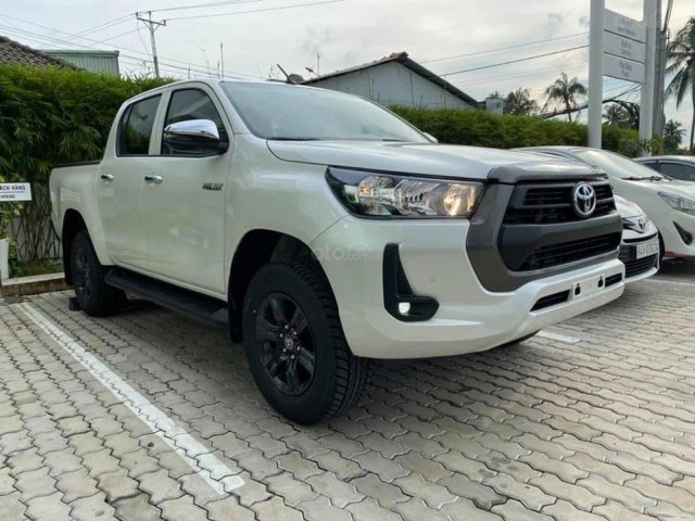 Toyota Hilux 2.4 AT new 2021 đủ màu giao ngay, góp 160tr0