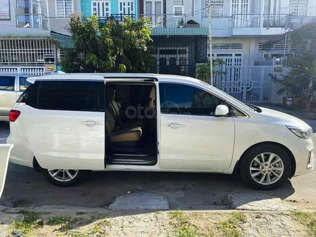 Cần bán Kia Sedona năm 2019, màu trắng, xe nhập0