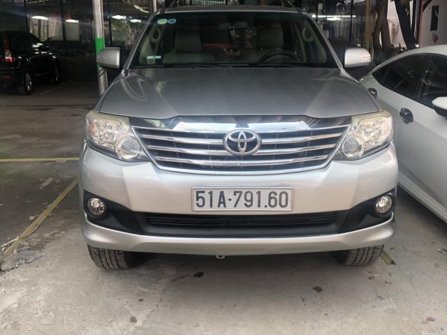 Cần bán xe Toyota Fortuner sản xuất 2014, giá chỉ 580 triệu