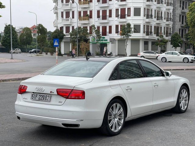 Cần bán xe Audi A8 đời 2011, màu trắng số tự động0