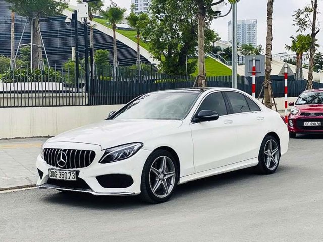 Cần bán lại xe Mercedes C300 AMG đời 2015, màu trắng