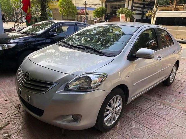 Bán xe Toyota Vios đời 2011, màu bạc0