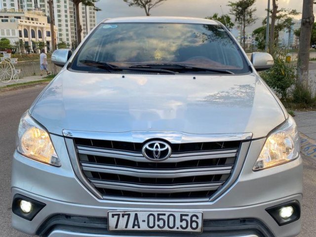 Cần bán xe Toyota Innova sản xuất năm 2015 còn mới0