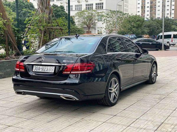 Cần bán lại xe Mercedes E250 AMG 2015, màu đen còn mới