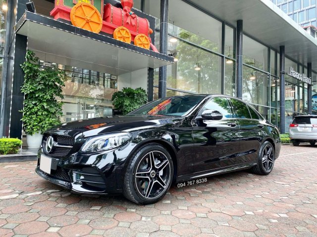 Bán xe Mercedes C300 AMG sx 2021 siêu lướt cực mới, biển đẹp, tiết kiệm hơn mua mới 300tr0