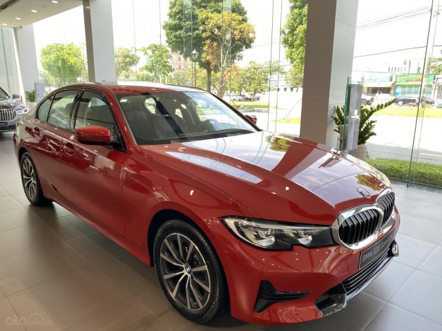 Bán BMW Series 3 là dòng sản phẩm đặc trưng và là thước đó chuẩn mực của sự thể thao, năm sản xuất 20200