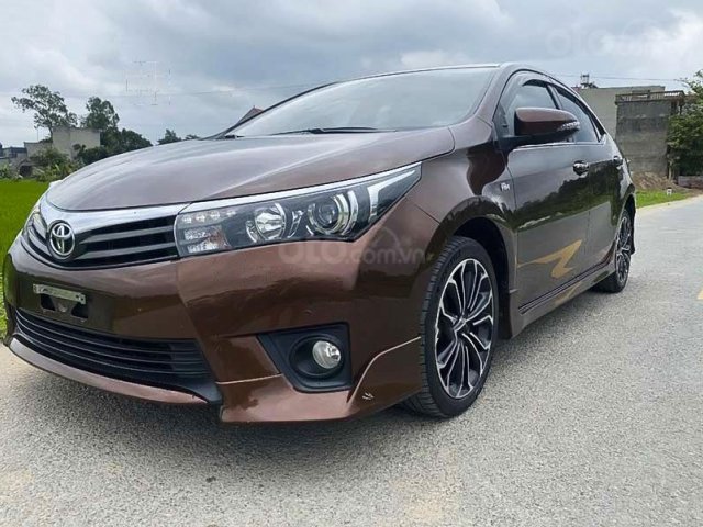 Cần bán lại xe Toyota Corolla Altis năm sản xuất 2014, màu nâu, giá chỉ 565 triệu0