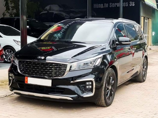 Cần bán Kia Sedona 2.2 DAT sản xuất năm 2018, màu đen còn mới0