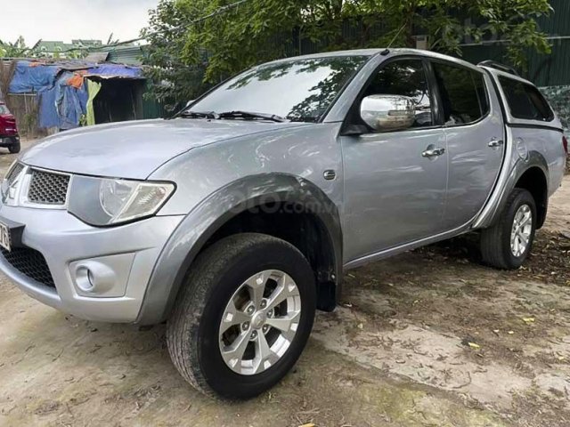 Xe Mitsubishi Triton năm sản xuất 2013, màu bạc, xe nhập 0