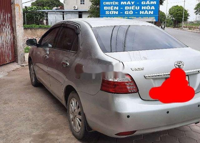 Bán Toyota Vios năm sản xuất 2011, màu bạc chính chủ