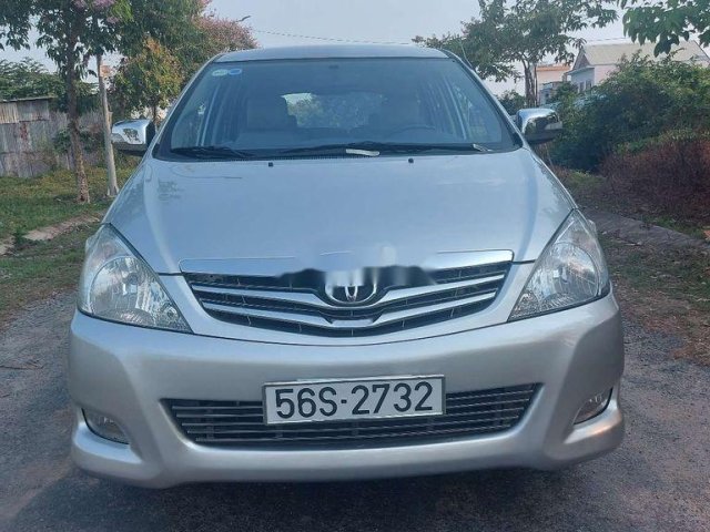 Cần bán Toyota Innova sản xuất 2010 còn mới, giá tốt