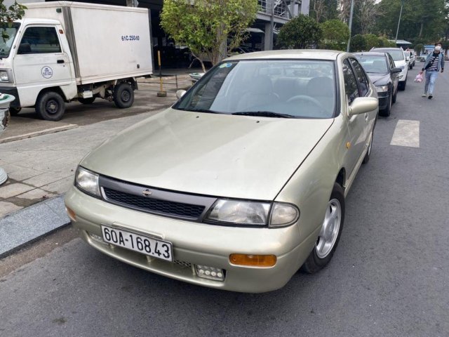 Cần bán lại xe Nissan Bluebird năm sản xuất 1994, xe nhập, giá tốt0