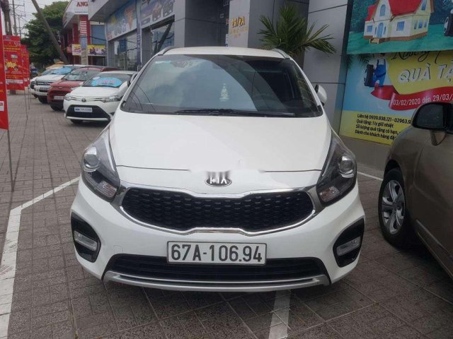 Cần bán xe Kia Rondo đời 2019, màu trắng, giá tốt0