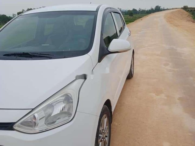 Bán xe Hyundai Grand i10 năm 2016, màu trắng0