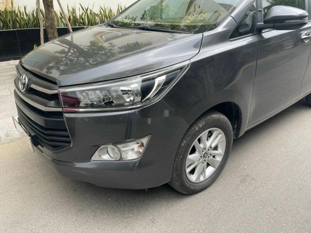 Bán xe Toyota Innova sản xuất 2019, màu xám xe gia đình giá cạnh tranh