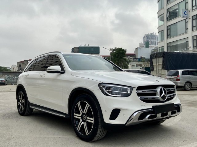 Cần bán Mercedes Benz GLC 200 4Matic 2020, sản xuất năm 20200