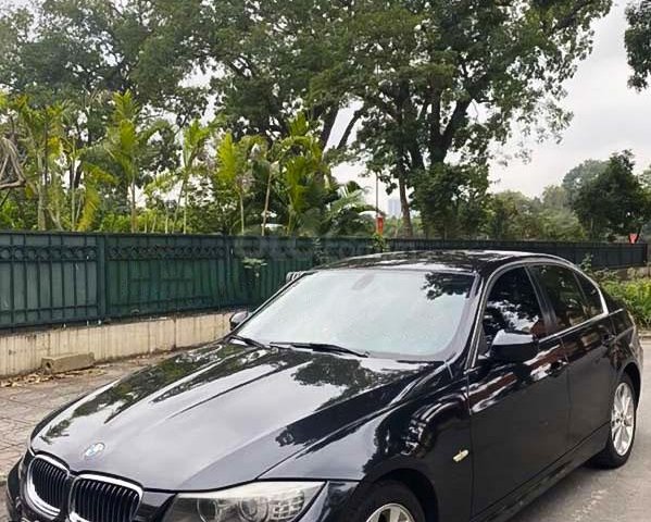 Bán BMW 3 Series năm 2010, màu đen, nhập khẩu nguyên chiếc còn mới0