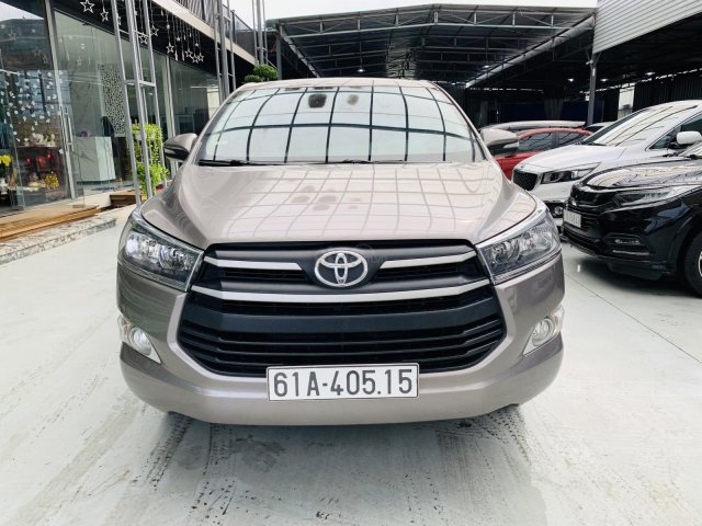 Bán xe Toyota Innova năm sản xuất 2017, xe số sàn, xe đẹp như mới, có trả góp