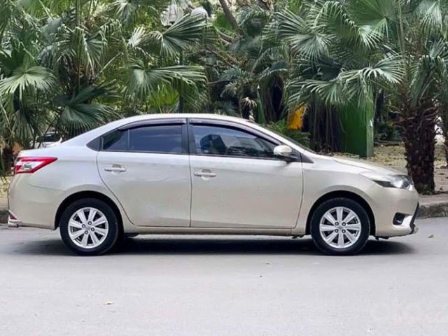 Bán Toyota Vios sản xuất năm 2017, màu vàng, giá chỉ 456 triệu0