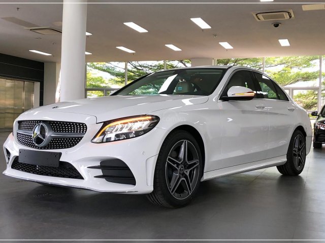 Chương trình ưu đãi đặc biệt - mua Mercedes C180 AMG đời 2021 - trả 1,8 triệu mỗi tháng0