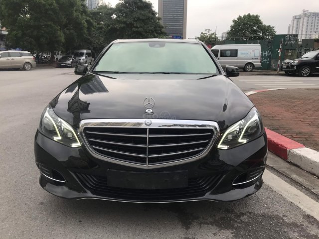 Bán xe Mercedes-Benz E class E200 2014, màu đen0