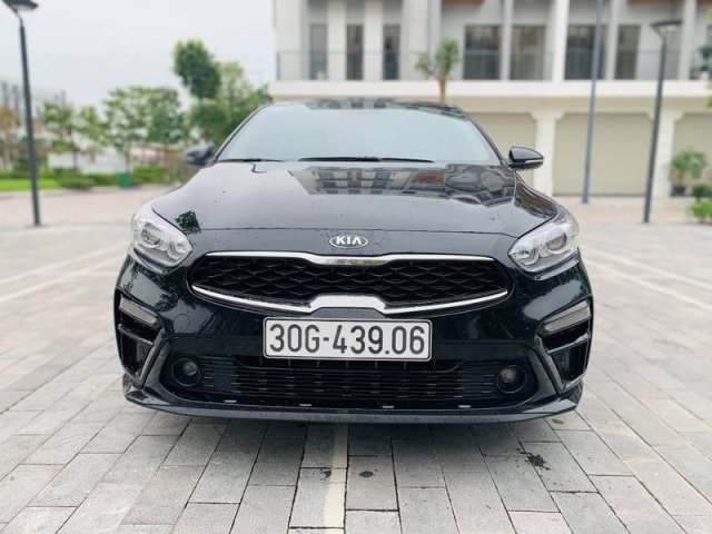 Cần bán lại xe Kia Cerato Luxury sản xuất năm 2020, màu đen0