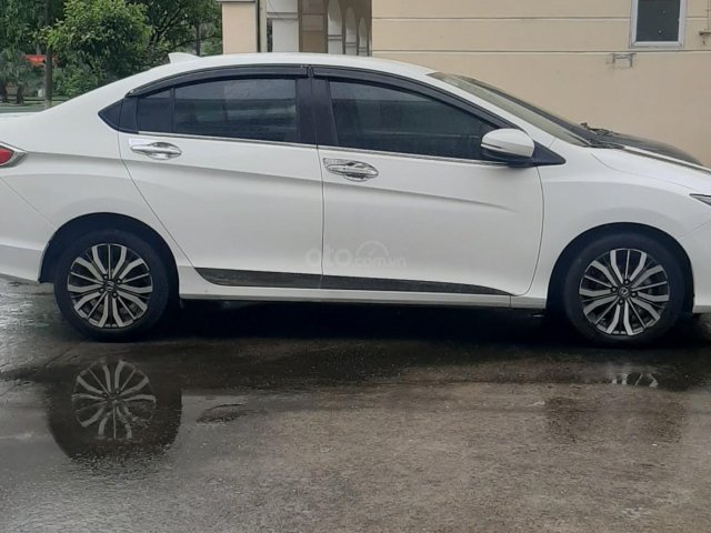 Cần bán nhanh Honda City 2018 màu trắng0