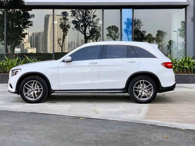 Bán Mercedes GLC-Class năm 2018, màu trắng, nhập khẩu nguyên chiếc còn mới