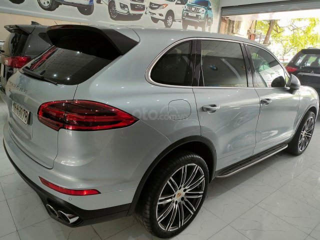 Bán gấp với giá ưu đãi nhất chiếc Porsche Cayenne 20160