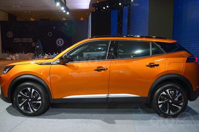 Peugeot 2008 GT-Line, màu cam, ưu đãi hấp dẫn0