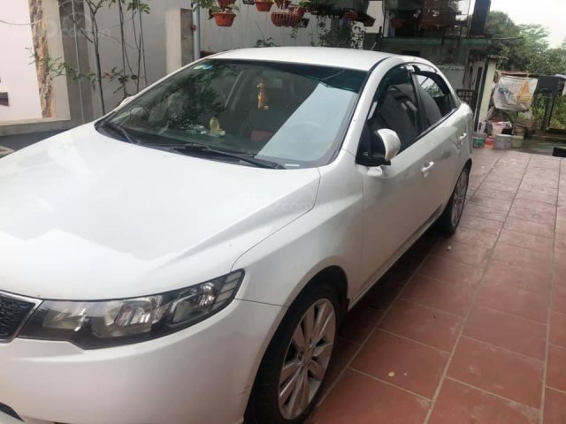 Cần bán Kia Forte 2011, màu trắng, giá 285tr0