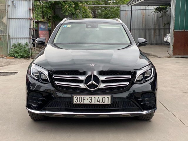 Bán Mercedes GLC300 sản xuất năm 2018, màu đen0