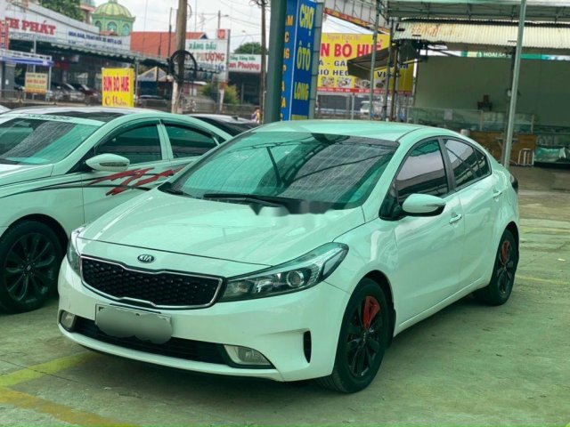 Bán Kia Cerato năm 2017, màu trắng0