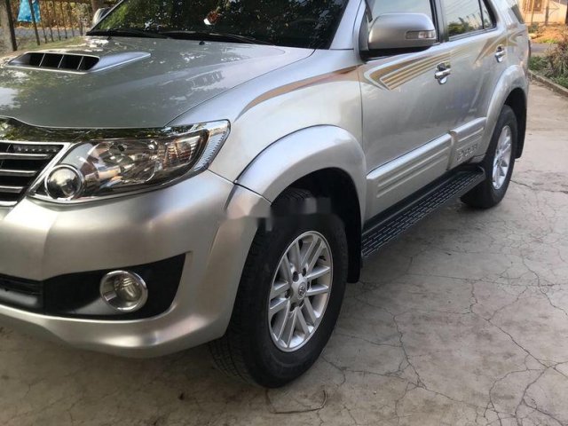 Bán Toyota Fortuner đời 2013, màu bạc số sàn