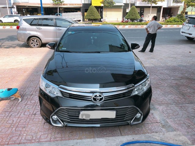 Cần bán xe Toyota Camry 2015 2.5Q xe gia đình, giá tốt