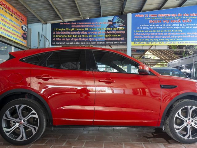 Cần bán lại xe Jaguar F-Pace năm 2017, màu đỏ, xe nhập khẩu, chạy đầm chắc chắn0