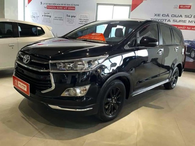 Bán Toyota Innova năm sản xuất 2017, màu đen còn mới, giá tốt0