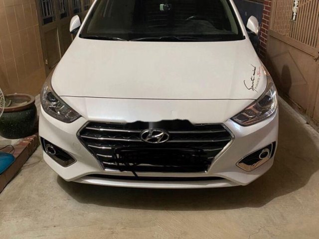 Cần bán Hyundai Accent đời 2018, màu trắng giá cạnh tranh