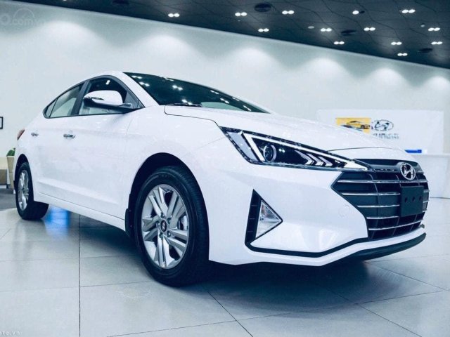 Hyundai Elantra 1.6 AT 2021 thuế 50%