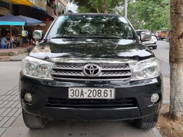 [Chính chủ] cần bán lại xe Toyota Fortuner năm 2010, màu đen còn mới, giá chỉ 420 triệu0