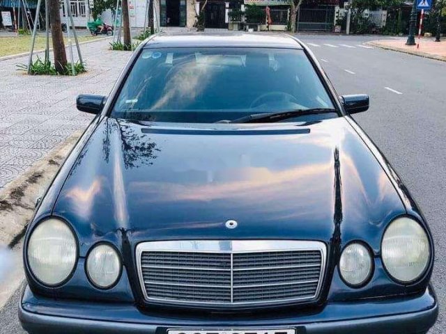 Xe Mercedes E240 1997, nhập khẩu