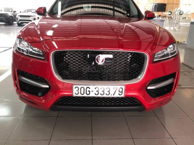 Cần bán gấp Jaguar F-Pace sản xuất 2018, màu đỏ, nhập khẩu còn mới0