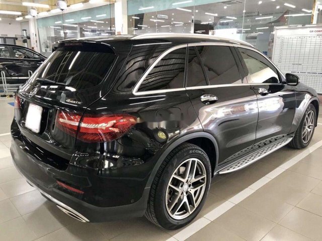 Bán xe Mercedes GLC300 năm sản xuất 2016, màu đen, nhập khẩu nguyên chiếc0