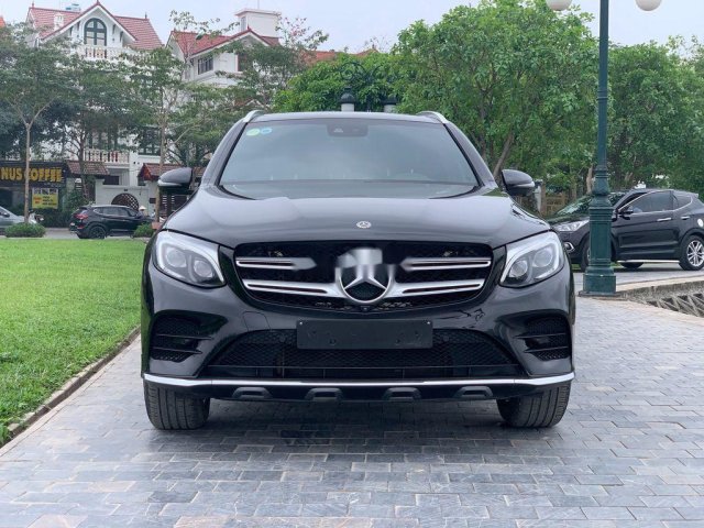 Cần bán Mercedes GLC300 4Matic sản xuất 2018