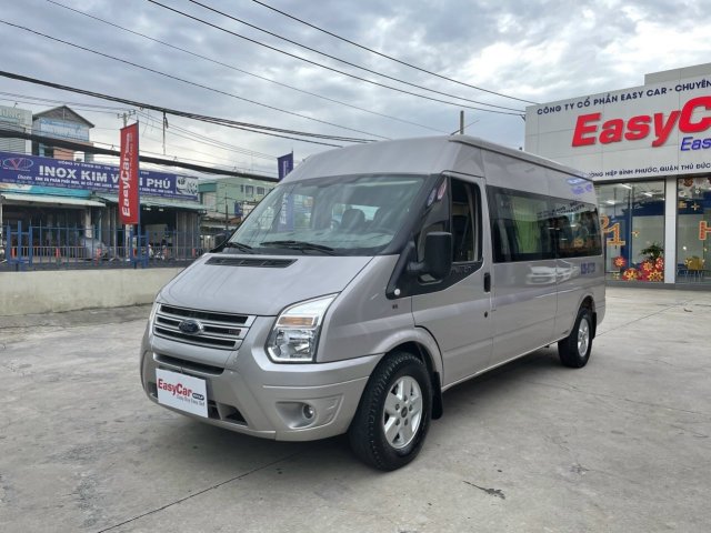 Cần bán xe Ford Transit 2019, màu bạc