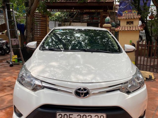 Cần bán xe Toyota Vios 1.5E sản xuất 2016, màu trắng số tự động, giá chỉ 418 triệu