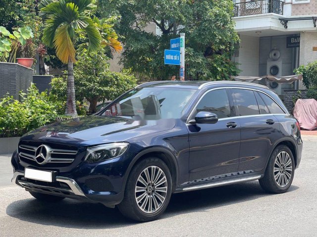 Bán xe Mercedes GLC250 4Matic năm sản xuất 2019, màu xanh